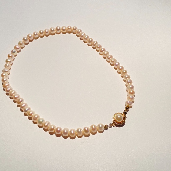 Vintage Pearl Necklace - Picture 2 of 4